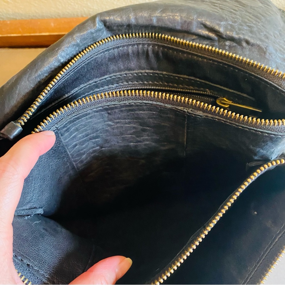 Maxon Collection Italia Black Pebbled Leather Crossbody Bag - Picture 7 of 9